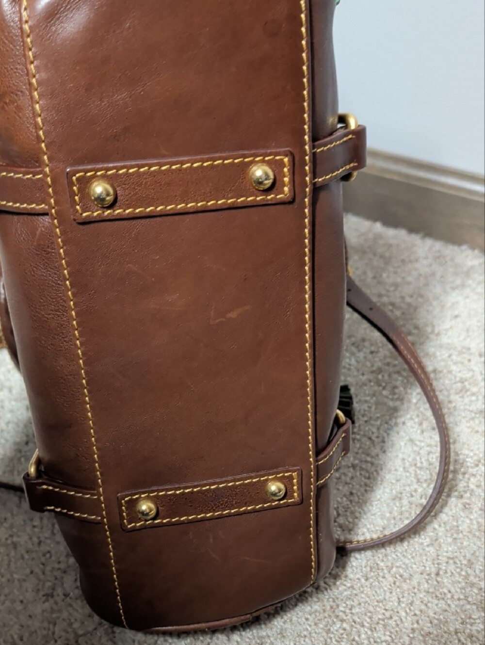 Dooney & Bourke Brown Leather Shoulder Bag with Green Interior - Picture 11 of 15
